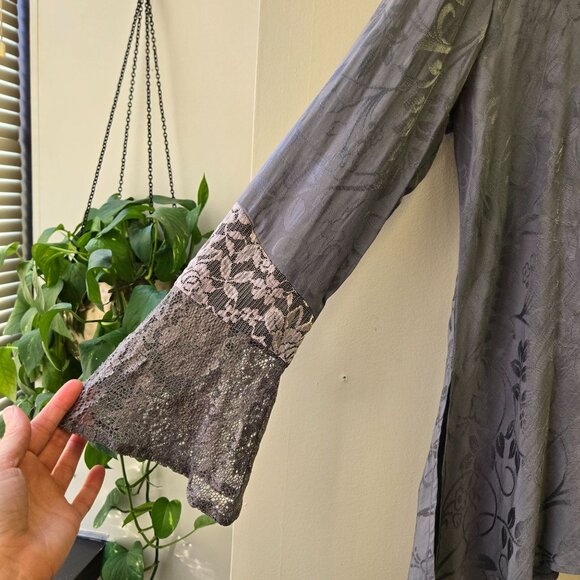 Vintage Whimsical Whimsigoth Fairy Lace Asymmetrical Tunic Top Bell Sleeve 6 - Picture 6 of 8